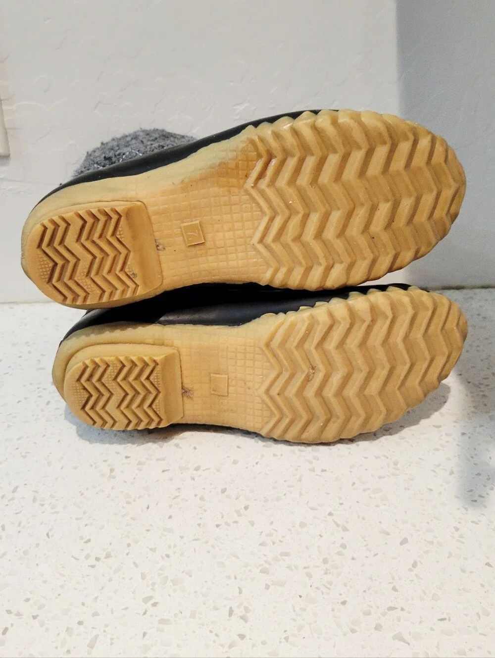 Chooka Women's Gray Quilted Duck Boots with Tan Soles | Size 7